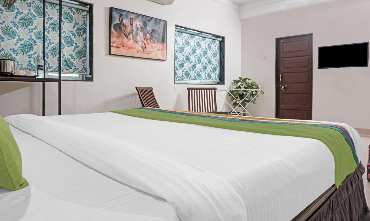 Treebo Trend Mazzo Residency Bed and Breakfast Nagaon  Esterno foto