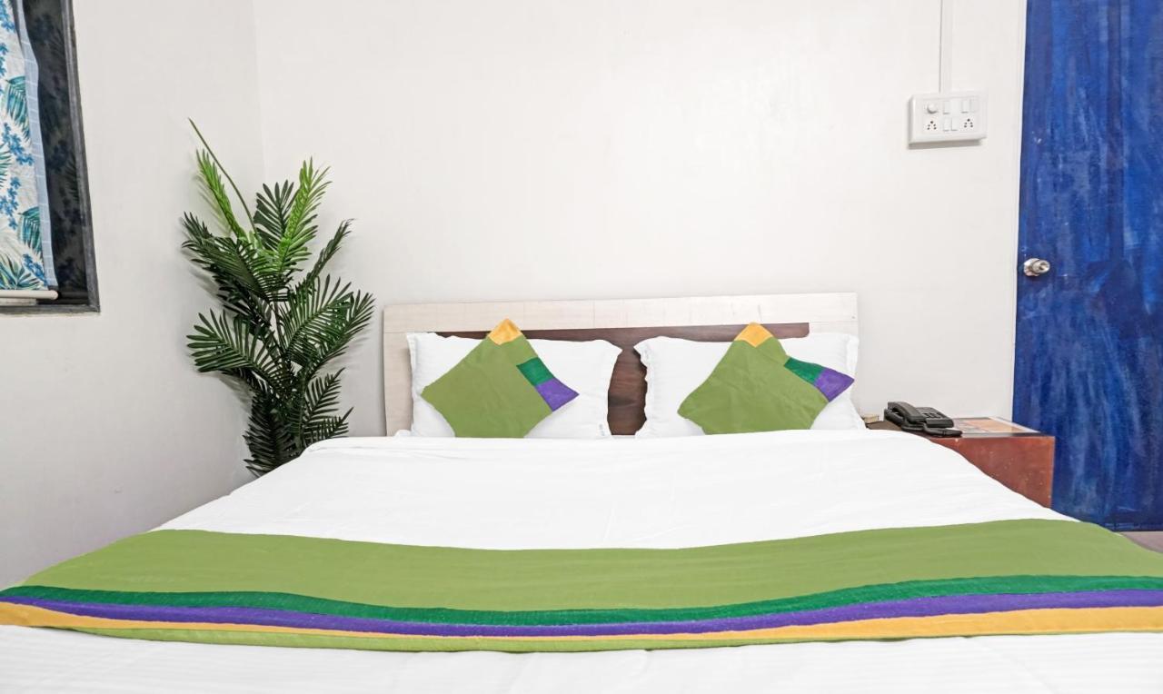 Treebo Trend Mazzo Residency Bed and Breakfast Nagaon  Esterno foto